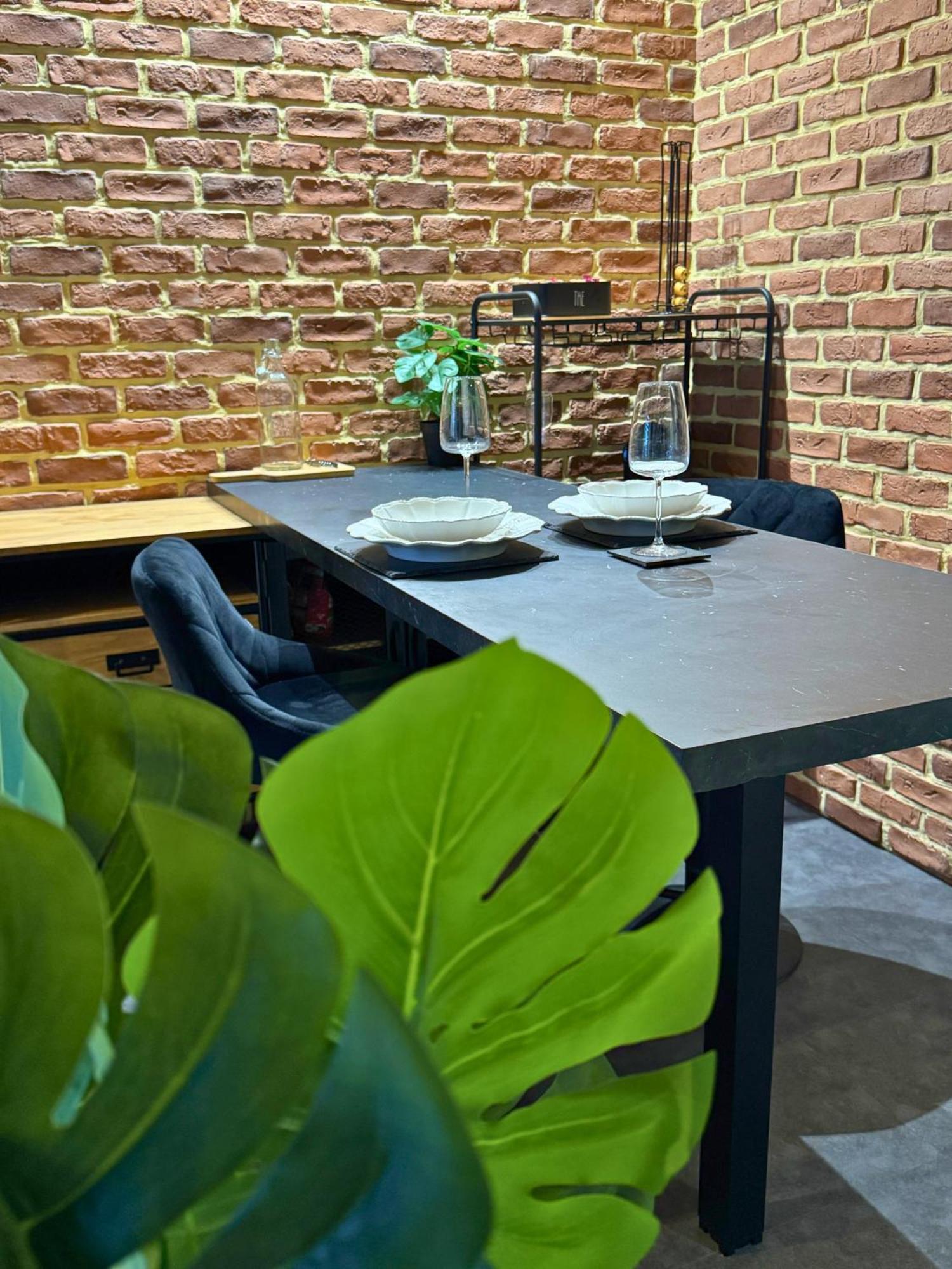 Cosy Roc - Wifi, Balcon, Tv, Clim, Equipe Apartment